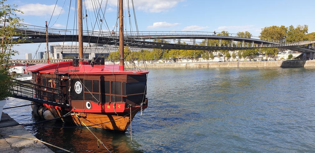 Paris-Bercy-Octobre-2022-bateau-passerelle