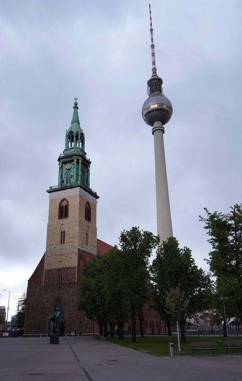 St. Mary's Church - Tour de la télévision