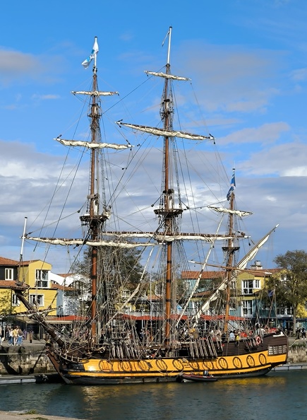 Le Shtandart (étandard).jpg